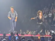 Niall Horan brings out Blossoms' Tom Ogden at Co-op Live