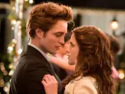 Quarter of men secretly enjoy romance films with partners, study finds
