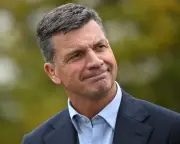 Taylor proposes flag burning ban and enshrining Australia Day