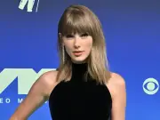 Taylor Swift's Kindness to Young Fans Caught on Camera at VMAs