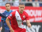 Teen dubbed 'next Haaland' equals Van der Vaart record but doesn't know him