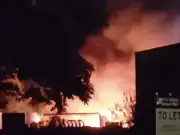 Thatcham fire: Explosions as huge blaze erupts at industrial estate