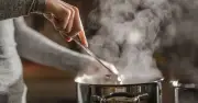 UK households urged to switch on extractor fan while cooking