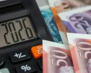 UK urges low-paid to join Help to Save scheme