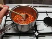 Upgrade tinned baked beans with 2 cheap kitchen staples