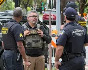 US citizen injured in botched ICE arrest in Illinois suburb