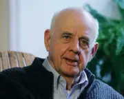 Wendell Berry, US author, farmer and environmentalist, dies aged 92