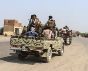 Yemen clashes kill over 60 as Houthis advance on coast