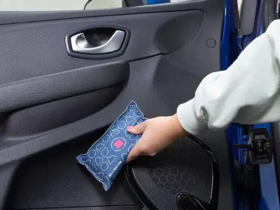 £4 Dehumidifier Bags 'Stop Car Windscreens Misting'