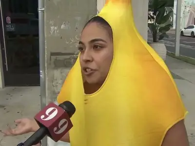 Banana-Costumed Woman Helps After Orlando Pub Crash