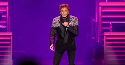 Barry Manilow health fears after walking off stage in Las Vegas