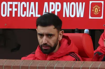 Carragher: Some Man United players will be glad Fernandes dropped