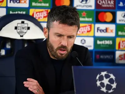 Carrick Hits Back at Fernandes After United's 4-1 Como Humiliation
