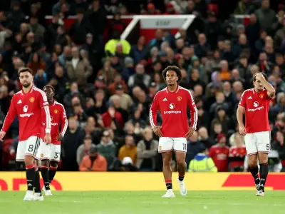 Carrick's United fire fizzles in Spurs draw