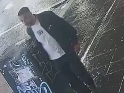 CCTV images released after Glasgow city centre robbery