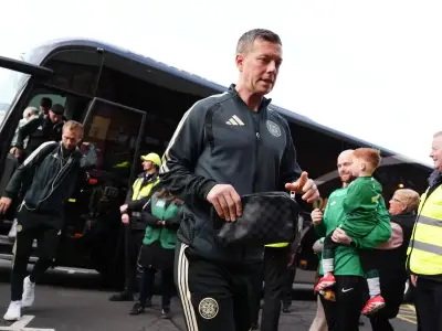 Celtic overcome bus breakdown to beat Motherwell 2-0