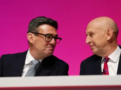 Chancellor unveils £800m red tape cuts to ease business burden