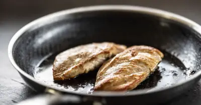 Chicken breast 'trick' using butter and glasses gives 'delicious results'