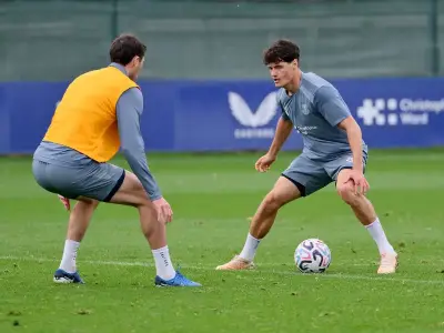 Christian Norgaard trains with Everton as 10 players stay at Finch Farm