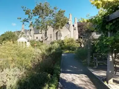 Cowbridge: Welsh Town Named Best Place to Live in 2017