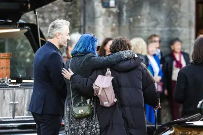 Dónal Lunny's family pays tribute to 'beautiful man' at funeral