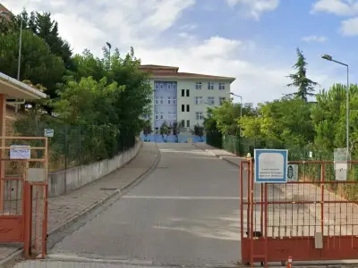 Eight girls injured in Istanbul school knife attack