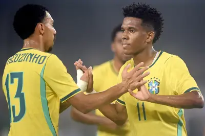 Estevao sends Chelsea reminder as Palmer and Joao Pedro doubts loom