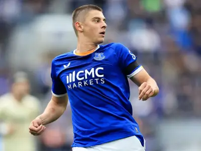 Everton sweat on Mykolenko injury as Armstrong earns England U21 call