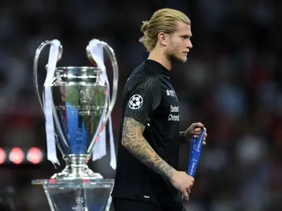 Ex-Liverpool star Loris Karius 'world class again' after Schalke heroics