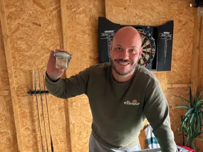 Fan keeps finger in jar after fence accident