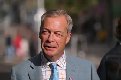 Farage vows five-year asylum suspension if Reform wins election