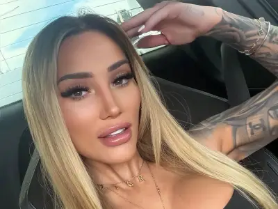 Fitness influencer claims Virgin Australia body-shamed her over cleavage