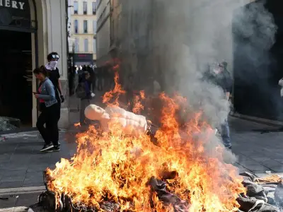 France protests: Tear gas fired in Paris ahead of mass rallies
