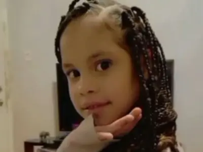 Girl, 7, stabbed to death in random Chicago street attack