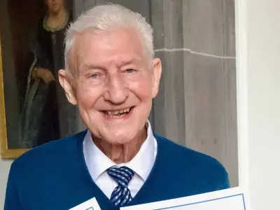 Hampshire great-grandad, 86, learns to read after dyslexia struggle