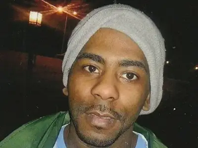 Killer who murdered pregnant mum and three kids seeks relationship