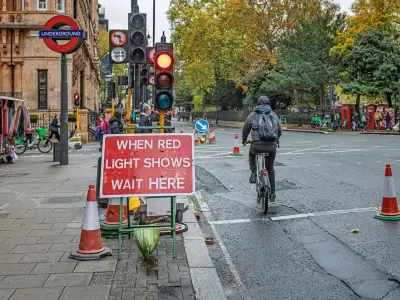 Lawyer explains cyclists and red lights: what the Highway Code says