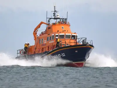 Man vanishes into sea during Storm Austen in Torbay after nine-hour search