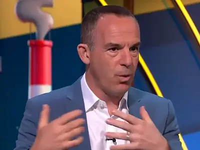 Martin Lewis warns shoppers not to complete online orders