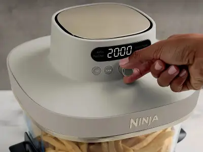 Ninja Crispi air fryer with 'delicious crispy chicken' results is £105 off