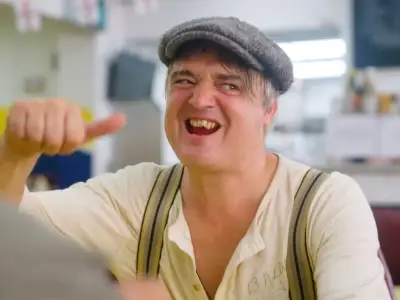 Pete Doherty returns to café where he ate 8,000-calorie mega-breakfast
