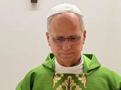 Pope Leo urges Putin to pursue Ukraine truce from hospital bed