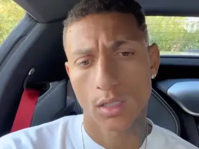 Richarlison urges police probe into Flavio Bolsonaro over island