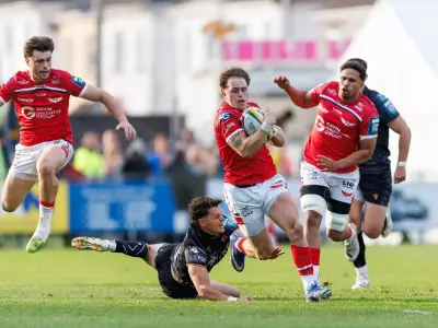 Scarlets star tipped for Wales honours as Pollock makes switch