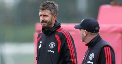Scholes questions Carrick's commitment to Man Utd after poor start