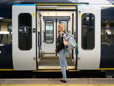 Students to haul 3,600 tonnes of dirty laundry home by train