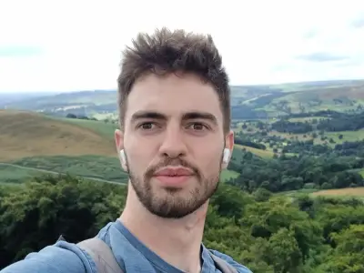 Tiger attack victim's former stage school pays tribute