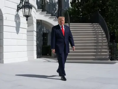 Trump's unsteady walk to Marine One sparks fresh speculation