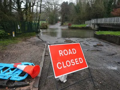 UK drivers told to keep ten emergency items in cars under new campaign