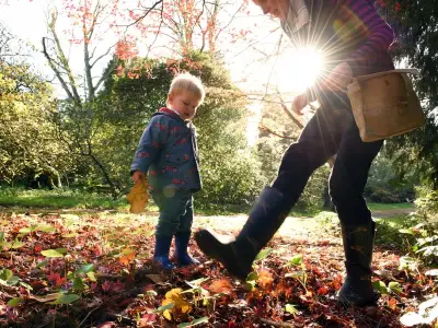 UK to bask in 23C warmth before autumn chill and -4C cold snap
